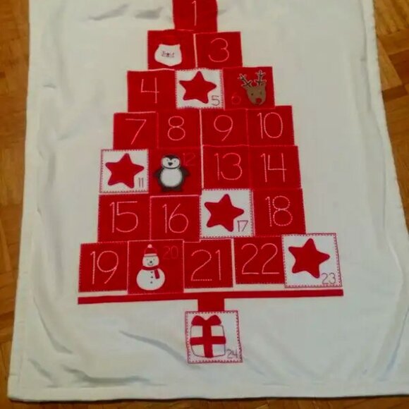 New Soft Plush Baby Blanket with Christmas Advent Calendar - Picture 1 of 3